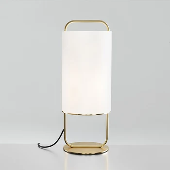 Postmodernios Amerikos staliukas lempos Šiaurės simpe audinio atspalvis kaustytomis geležies kūrybos miegamojo kambarį dizaineris stalo lempos